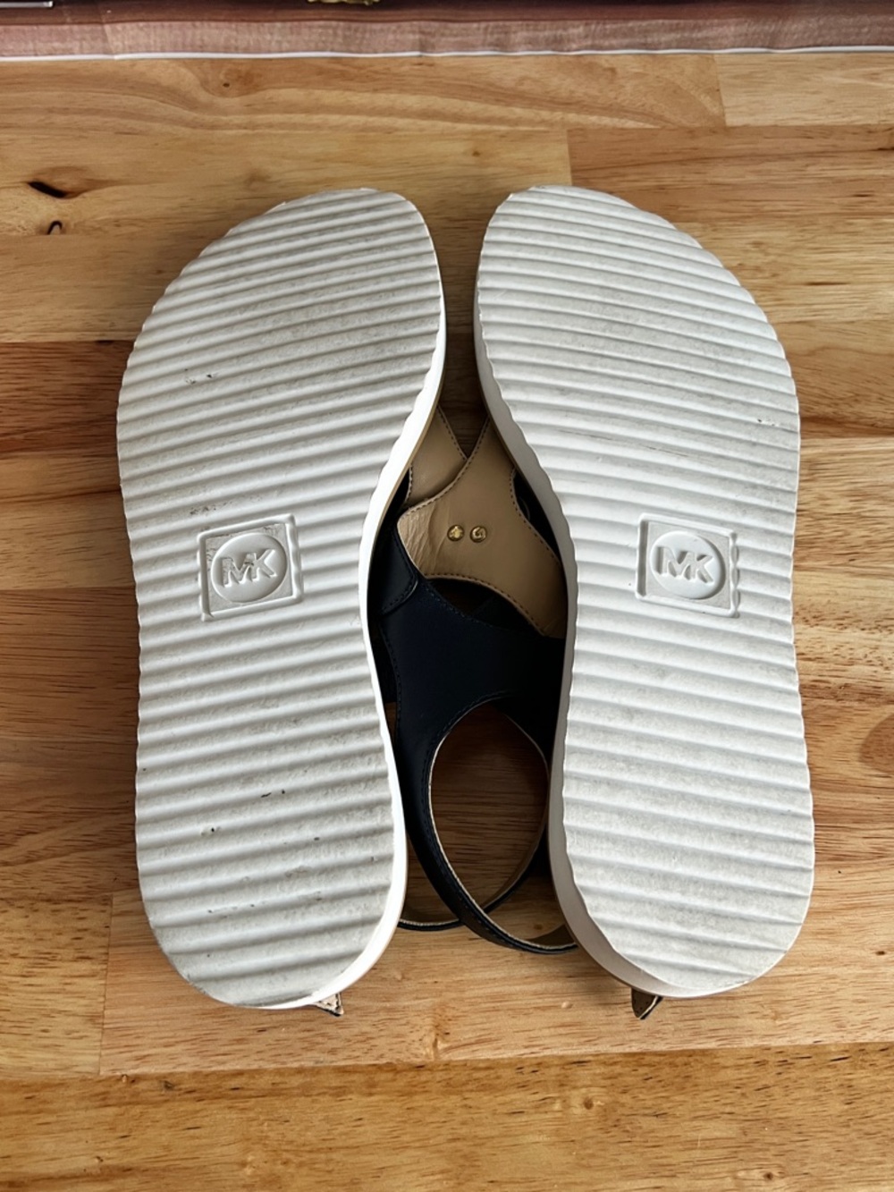 Michael Kors Womens Judy Thong Summer Sandals Navy Blue Leather Size 8.5 - Picture 6 of 10